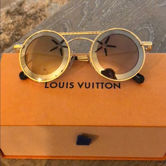 Louis Vuitton Accessories Metropolis Go Pink Gold Sunglasses